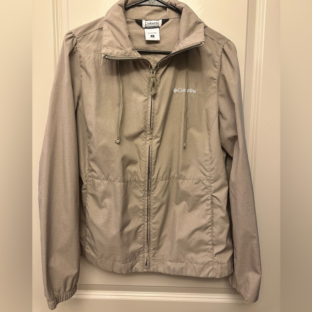 Women’s Taupe Columbia Light Weight Jacket